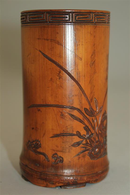 A Chinese small bamboo brush pot, 19th century, 12cm